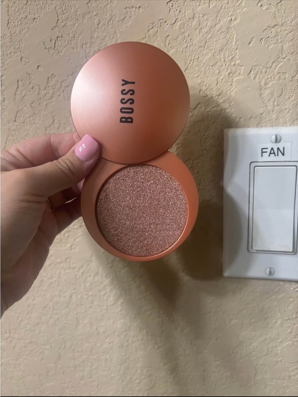 Bossy Shimmer Highlighter - Rose Gold Glow